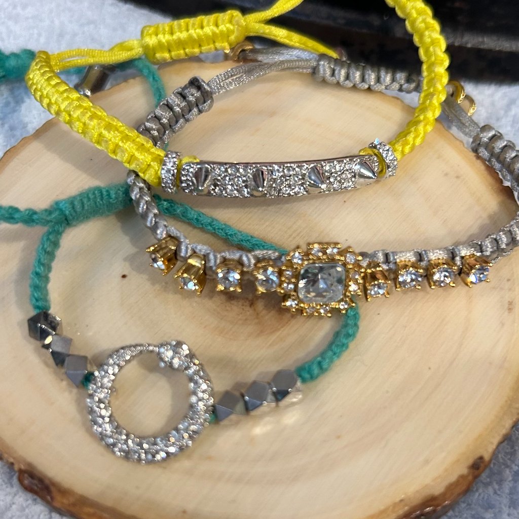 3 Bracelets -Vince Camuto 12$